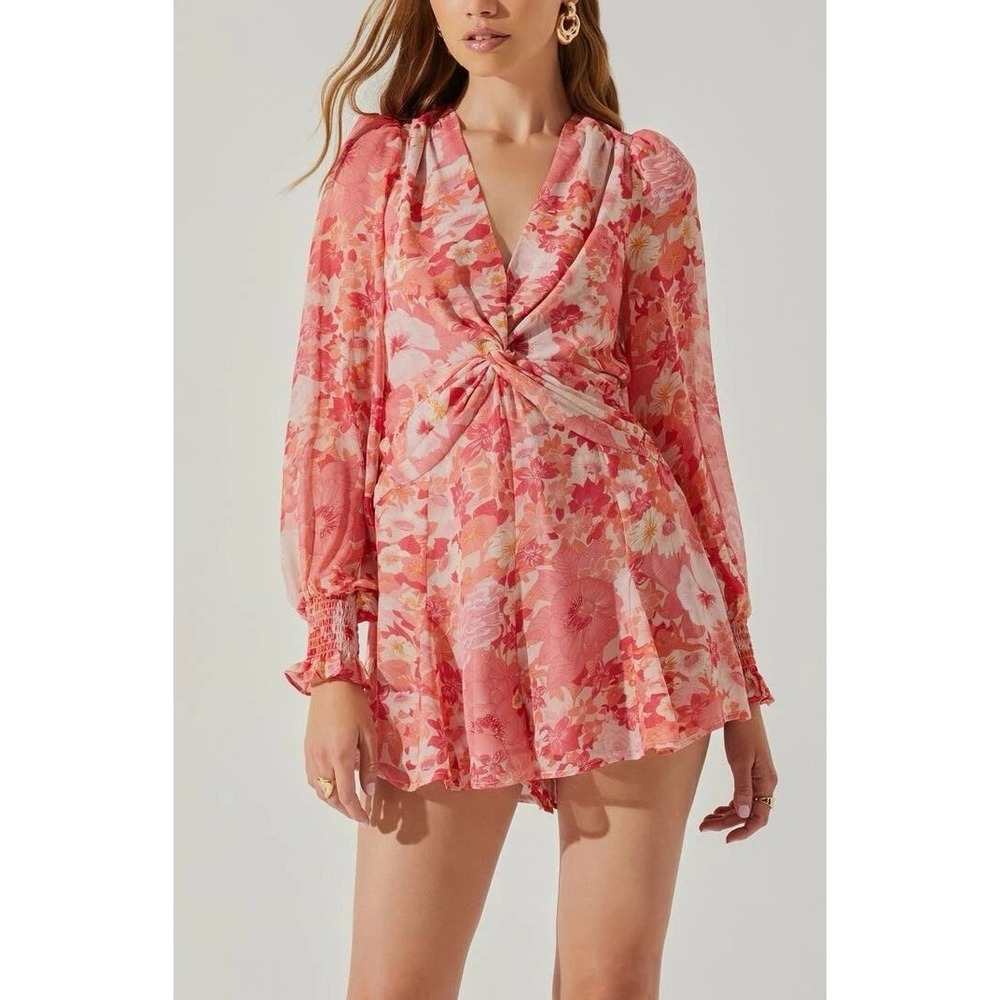 ASTR The Label Coral Red Floral Romper Dress Open Back Long‎ Sleeve